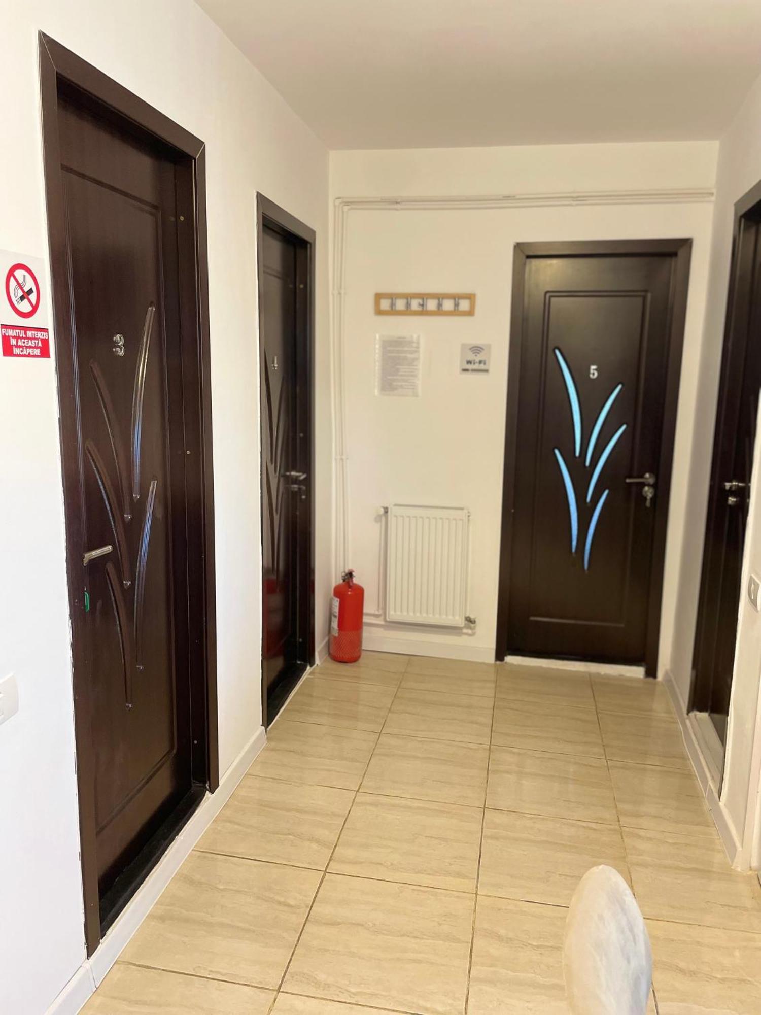 Vila Cris Apartments Navodari Bagian luar foto